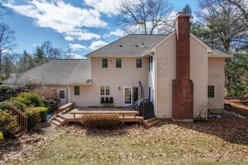 39 Charing Rd, Wapping CT  06074-2228 exterior