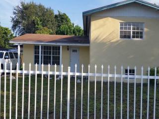 1245 204th St, Miami FL  33169-2439 exterior