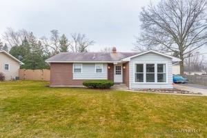 3917 Drexel Ave, Gurnee, IL 60031-2808