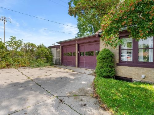 704 Oak St, Manitowoc WI 54220-2848 exterior