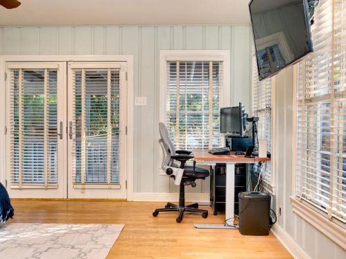 1703 31 St, Austin TX 78705-2148 exterior