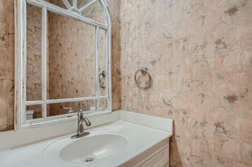 1106 Briargate Dr, Austin TX 78753-2050 exterior