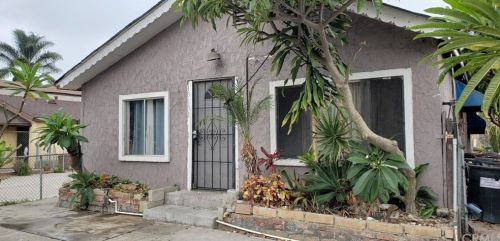 15131 Gibson Ave, Compton, CA 90221-3105