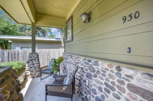 930 50th St, Austin TX  78751-2719 exterior