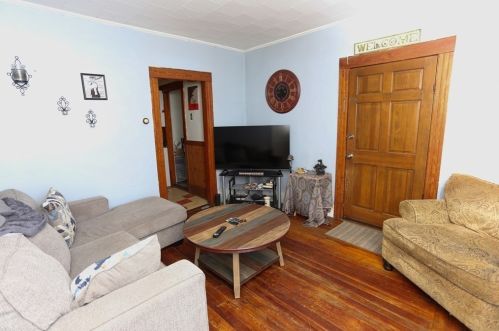 16 Olivine St, Chicopee MA 01013-2720 exterior