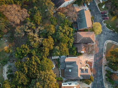 6611 Candle Rdg Cv, Austin TX 78731-2859 exterior