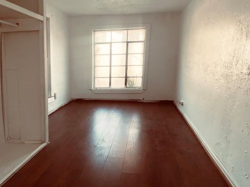 1504 11th St, Austin TX 78702-1909 exterior