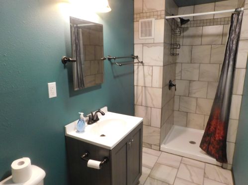 941 42nd St, Manitowoc WI  54220-4700 exterior