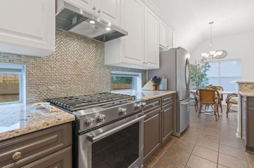 235 Abbott Dr, Austin TX 78737-4536 exterior