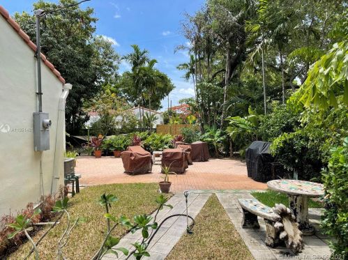 70 101st St, Miami FL  33138-2319 exterior