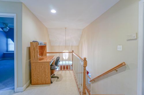 677 Greenway Ter, Chenequa WI 53029-1169 exterior