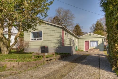 440 Madison Ave, Tongue Point, OR 97103-5031
