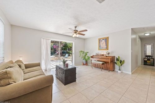 1170 22nd Ave, Naples, FL 34120-3428