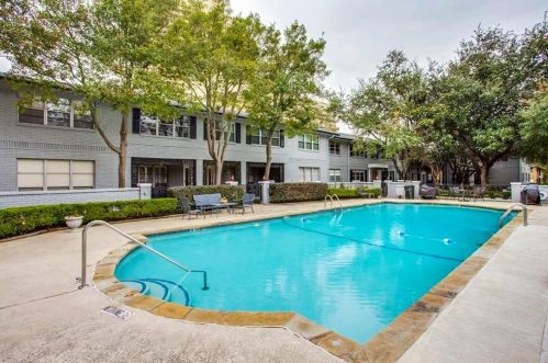 6230 Bandera Ave, Dallas TX 75225-3653 exterior