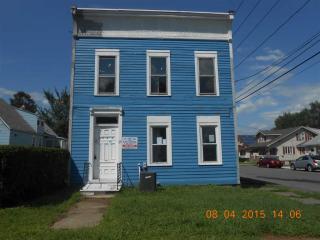 69 Adams Ave, Dunsbach Ferry, NY 12047-3501