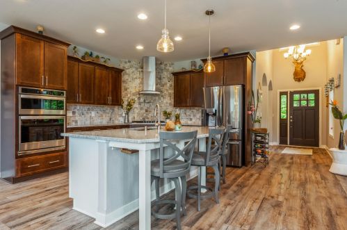 1385 Hillside Rd, Slinger WI 53086 exterior