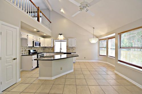 1011 Briargate Dr, Austin TX 78753-2048 exterior