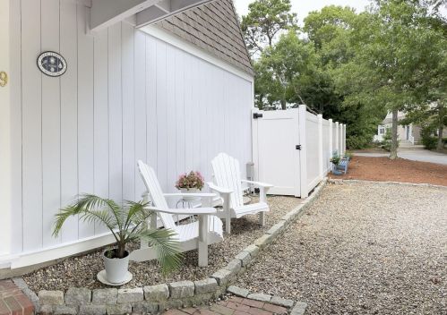 9 Spoondrift Cir, Mashpee MA 02649-5031 exterior