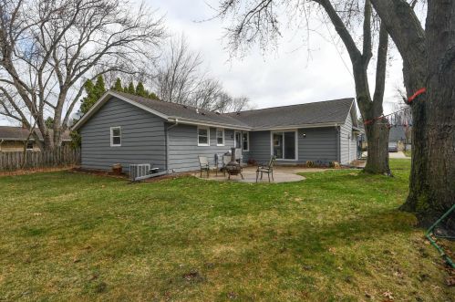 514 Buckingham Way, Chenequa WI 53029-2544 exterior