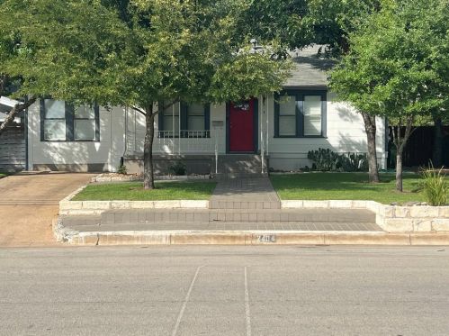 2404 7th St, Austin TX  78702-3902 exterior