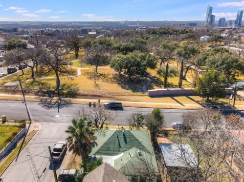 1504 11th St, Austin TX 78702-1909 exterior