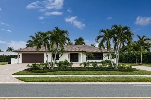 4222 Crayton Rd, Naples, FL 34103-8525