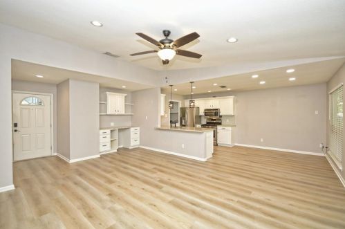 2608 Berkett Dr, Austin TX  78745-4320 exterior