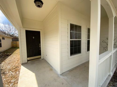 9208 Brents Elm Dr, Austin TX  78744-7946 exterior