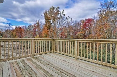 77 Ariel Cir, Sutton MA 01590-4825 exterior