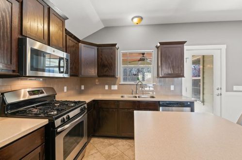 7000 Bay City Bnd, Austin TX 78725-2938 exterior