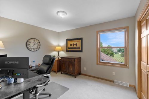 108 Long Mdw Dr, Chenequa WI 53029-2904 exterior