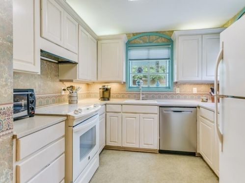 2209 Bowman Ave, Austin TX 78703-2309 exterior