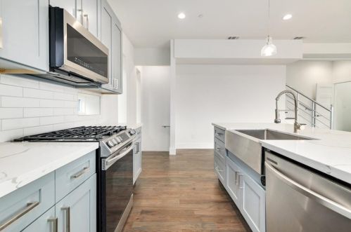 2006 Fitzhugh Ave, Dallas TX  75204-4694 exterior