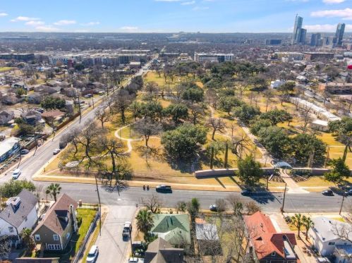 1504 11th St, Austin TX 78702-1909 exterior