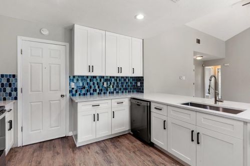 13313 Briar Hollow Dr, Austin TX  78729-2811 exterior