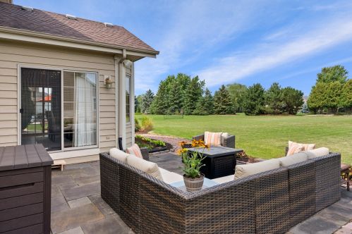 108 Long Mdw Dr, Chenequa WI 53029-2904 exterior