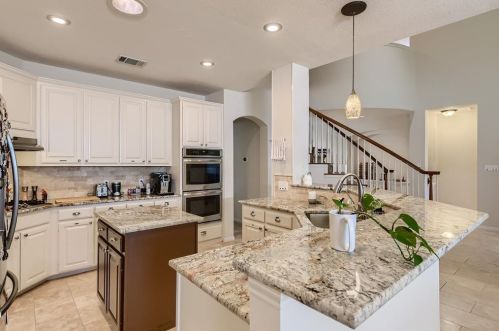 6542 Clairmont Dr, Austin TX  78749-3438 exterior