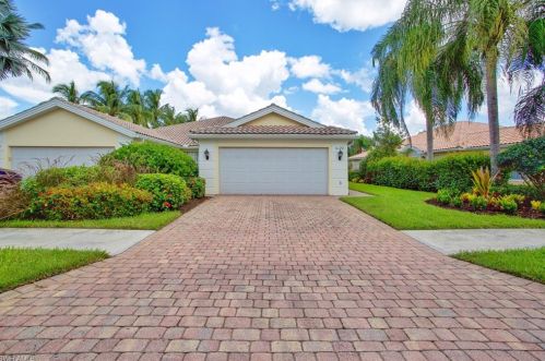 4272 Redonda Ln, Naples, FL 34119-7500