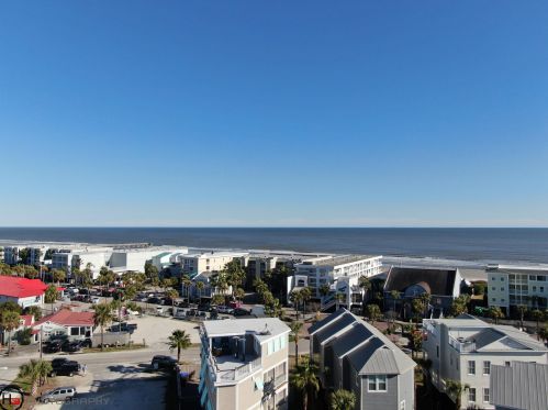 1000 Carolina Blvd, Isle Of Palms SC  29451-2242 exterior