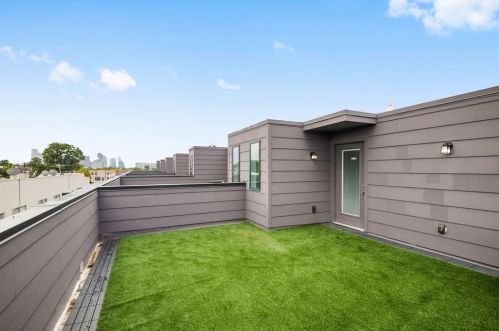 2006 Fitzhugh Ave, Dallas TX  75204-4694 exterior