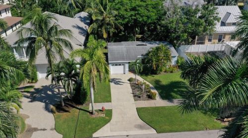 395 7th Ave, Naples, FL 34102-5356