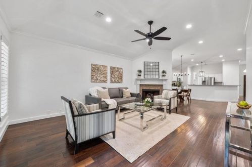 5016 Calhoun Cyn Loop, Austin TX 78735-6450 exterior