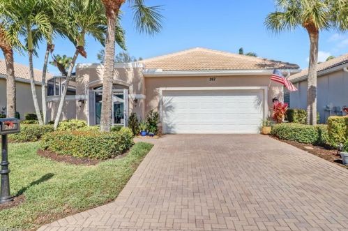 267 Glen Eagle Cir, Naples, FL 34104-5716