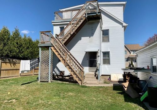 21 Whittier Pl, Chicopee MA 01013-1414 exterior