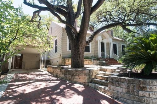 2903 Beanna St, Austin TX  78705-3207 exterior