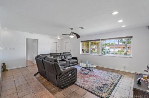 11140 19th St, Hollywood, FL 33026-2222