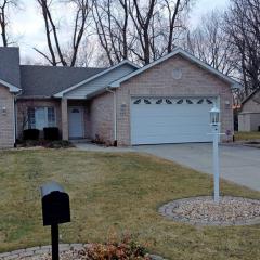 909 Troon Ct, Schererville, IN 46375-2923