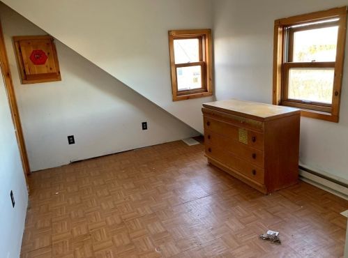 21 Whittier Pl, Chicopee MA 01013-1414 exterior