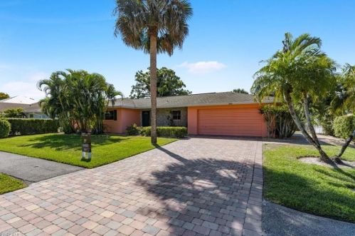 660 111th Ave, Naples, FL 34108-1826