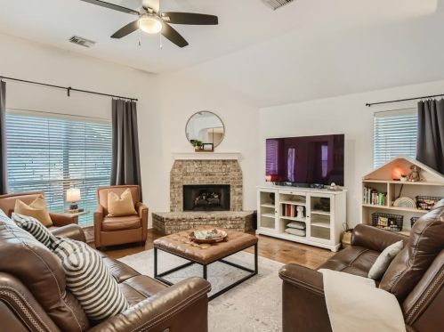 4329 Cyn Gln Cir, Austin TX 78732-2187 exterior